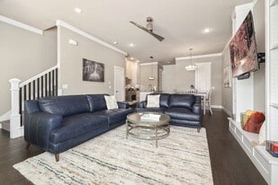 402 SW 5th St in Bentonville, AR - Building Photo