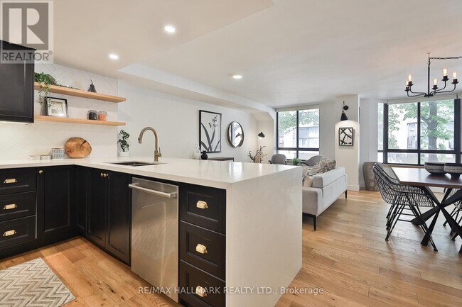 211 St Patrick St in Toronto, ON - Building Photo - Building Photo