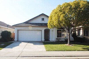1943 Ajay Dr in Roseville, CA - Building Photo