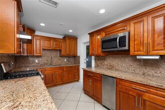 251 NW 110th St in Miami, FL - Building Photo - Building Photo
