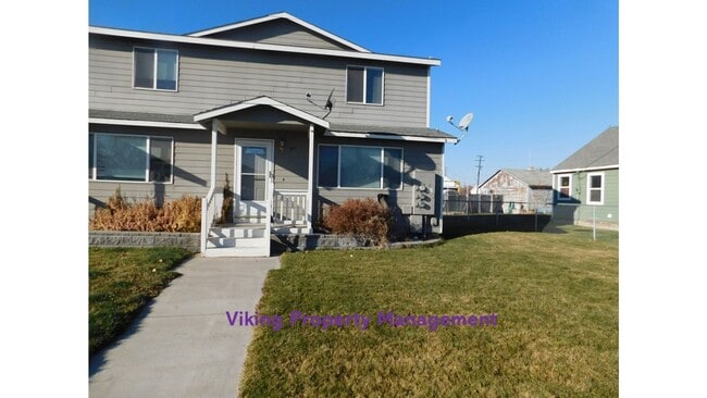 923-947 NW Claypool St in Prineville, OR - Building Photo - Building Photo