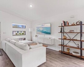 944 NW 64th St in Miami, FL - Building Photo - Building Photo