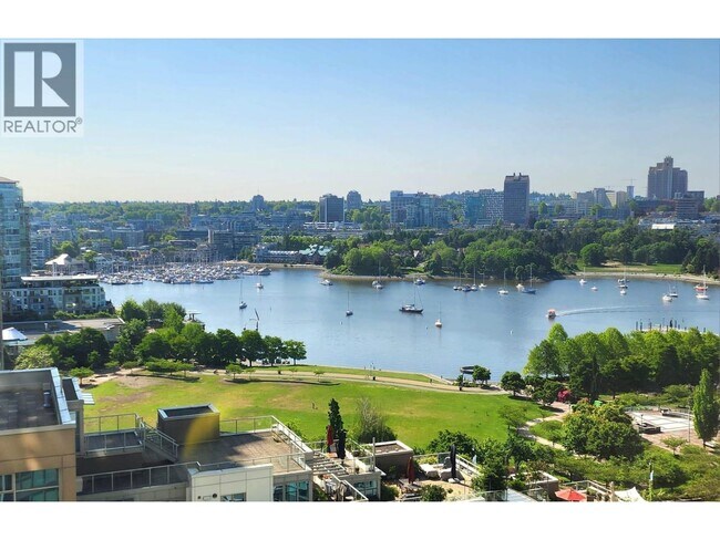 1323 Homer St in Vancouver, BC - Building Photo - Building Photo