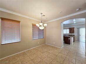 5431 W Hasley Canyon Ave in Las Vegas, NV - Foto de edificio - Building Photo