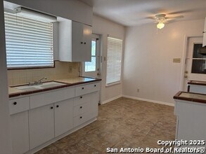 730 Inspiration Dr in San Antonio, TX - Building Photo - Building Photo