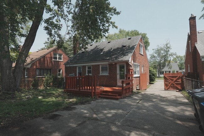 256 Brentwood St in Inkster, MI - Building Photo - Building Photo