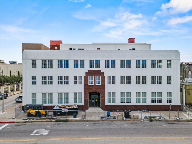 2102 Mechanic St in Galveston, TX - Foto de edificio - Building Photo