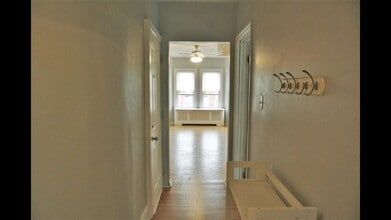 5006 Hazel Ave, Unit Apt 3rd floor in Philadelphia, PA - Building Photo - Building Photo