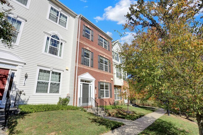 115 Tanglewood Manor Dr in Silver Spring, MD - Building Photo - Building Photo