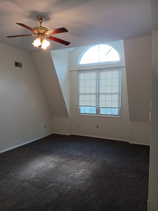 31 2nd St, Unit 2nd