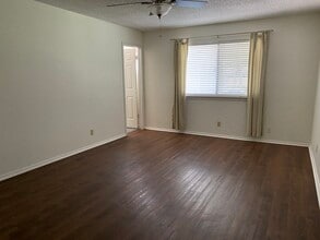 9012 Frostwood Trail in Austin, TX - Foto de edificio - Building Photo