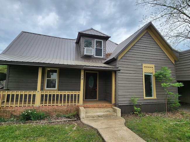 401 N Polk St in Tullahoma, TN - Building Photo - Building Photo