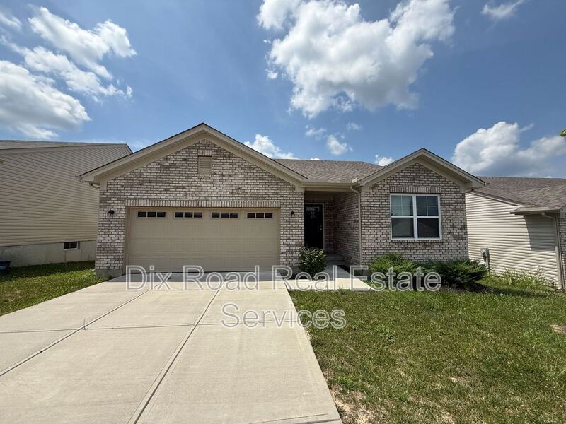 2129 Pumpkin Ridge Ct in Hamilton, OH - Building Photo