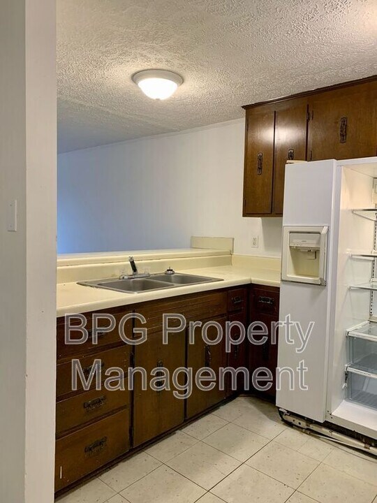 123 Circle Dr in White Sulphur Springs, WV - Building Photo