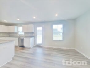 1082 Suffolk Ln in Cedar Hill, TX - Foto de edificio - Building Photo