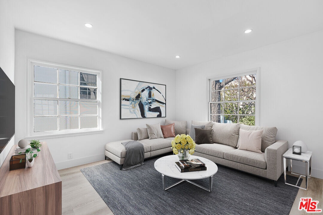 9216 Alden Dr in Beverly Hills, CA - Building Photo