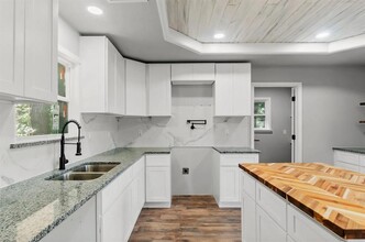 749 Co Rd 774 in Buna, TX - Building Photo - Building Photo