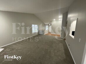 5416 Shady Meadows Dr, Unit 12 in Hamilton, OH - Building Photo - Building Photo