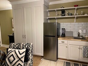 1321 Kings Dr in Tallahassee, FL - Building Photo - Building Photo