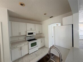 642 Captiva Cir in Kissimmee, FL - Building Photo - Building Photo