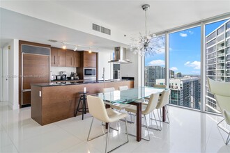 495 Brickell Ave, Unit # 4510 in Miami, FL - Building Photo - Building Photo