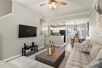 126 Beach Haven Ln in Tampa, FL - Building Photo - Building Photo