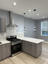 1832 W 18th St, Unit 2nd FL in Chicago, IL - Building Photo - Building Photo
