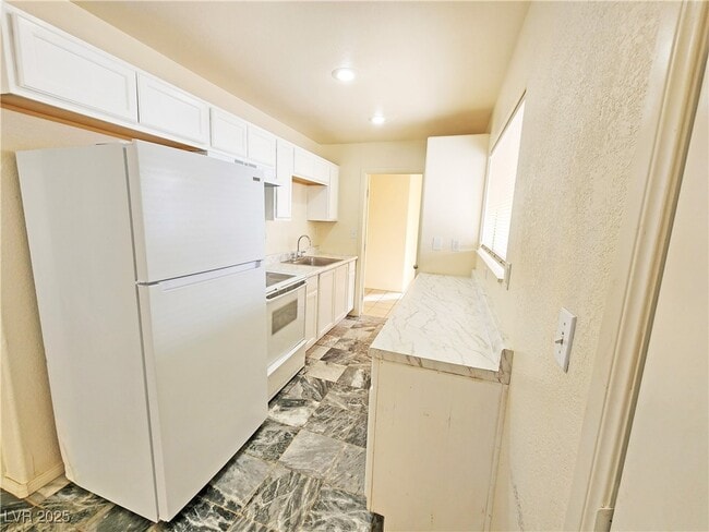 property at 1521 Old W Ave