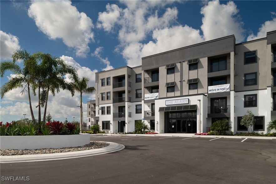 3260 Stockton St, Unit A1 in North Fort Myers, FL - Foto de edificio