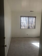 271 King's Mill Ct, Unit D2 in Schaumburg, IL - Building Photo - Building Photo