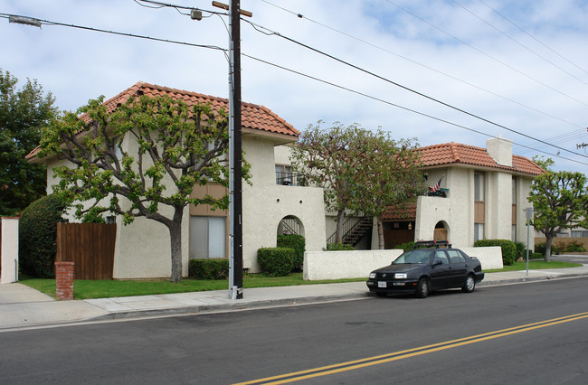 4752 Pearce St in Huntington Beach, CA - Building Photo - Building Photo