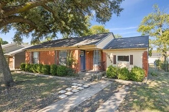 10433 Cayuga Dr in Dallas, TX - Building Photo - Building Photo