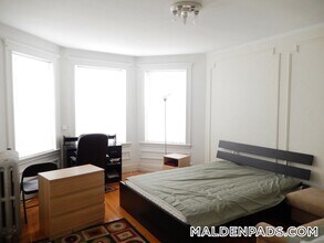 94 Maple St in Malden, MA - Foto de edificio - Building Photo