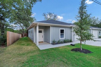 805 Branding Iron Trail in Granbury, TX - Building Photo - Building Photo