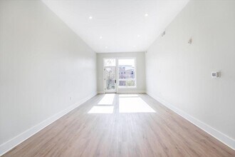 667-665 Grand St in Jersey City, NJ - Building Photo - Building Photo