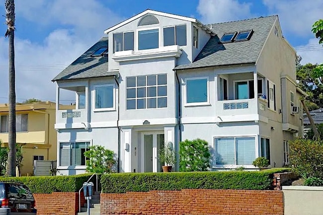 244 Cliff Dr