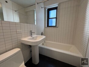 East 39th Street, Unit 13D in New York, NY - Building Photo - Building Photo