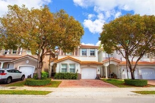 10857 NW 84th St in Doral, FL - Building Photo