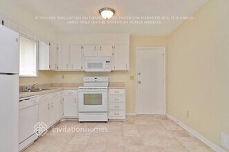 3890 Benchmark Dr in College Park, GA - Building Photo - Building Photo