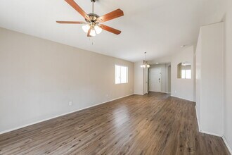 2201 W Frostwood Ln in Tucson, AZ - Building Photo - Building Photo
