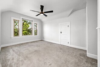 2744 Madison Rd in Cincinnati, OH - Building Photo - Building Photo