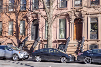 174 Washington Park in Brooklyn, NY - Foto de edificio - Building Photo