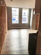 2870 Dundas St W in Toronto, ON - Building Photo - Building Photo