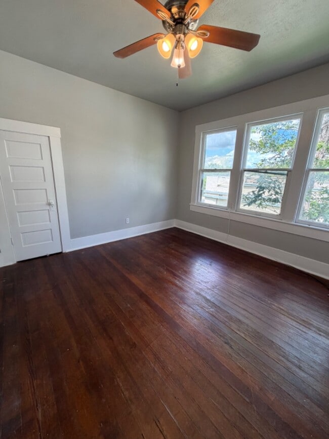 property at 204 Mt Vernon Ct