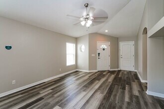8003 Canterbury Lake Blvd in Tampa, FL - Building Photo - Building Photo