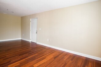 2047 Dixie Belle Dr in Orlando, FL - Building Photo - Building Photo