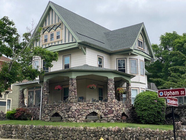 133 Upham St, Unit #3 in Melrose, MA - Building Photo