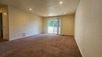 5024 212th St SW in Mountlake Terrace, WA - Building Photo - Building Photo