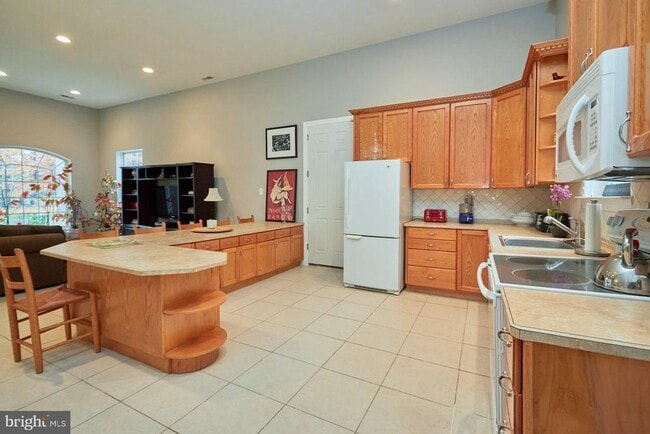 property at 12815 Braddock Rd