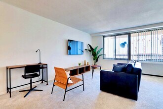1600 S Eads St in Arlington, VA - Building Photo - Building Photo